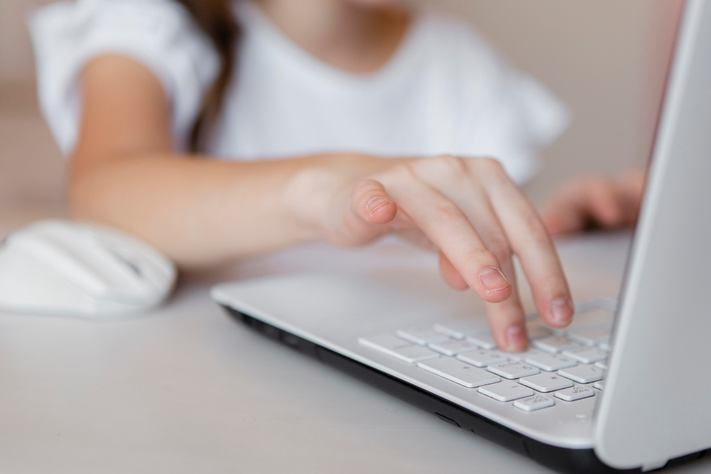 EU Child Safety Law Lapse Triggers Tech Industry Warning